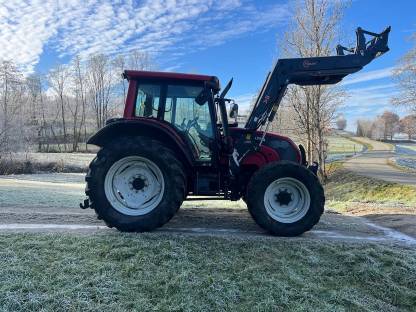 Bild 3:Valtra N101 Forstschlepper