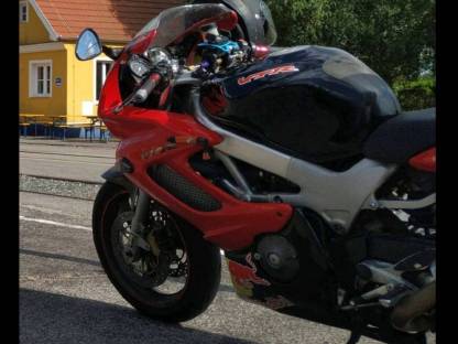 Bild 2:Honda VTR 1000