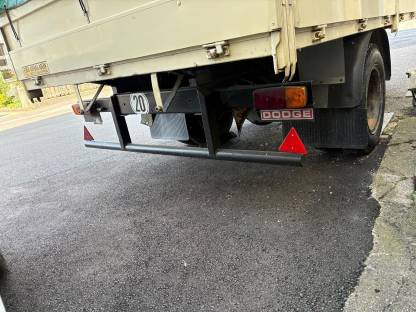 Bild 9:Planenanhänger