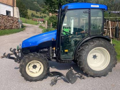 New Holland T3040