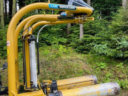 Tanco S200 Ballenwickler mit Ballenaufsteller