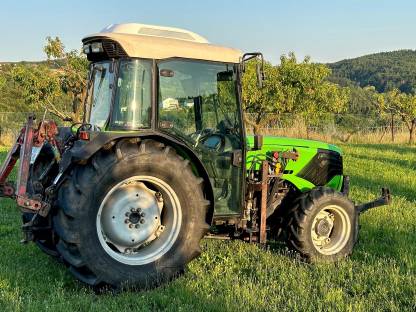Bild 3:Deutz Agrocompact F85 Obstbautraktor