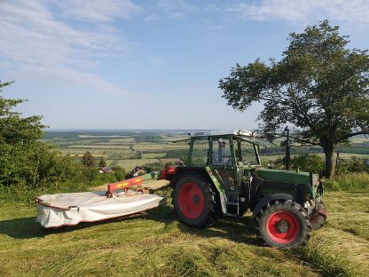 Bild 9:Fendt + Frontlader 305 LSA Stoll Farmer 309 307 308 F15