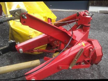 Bild 5:Pöttinger Novadisc 305 Heckmähwerk