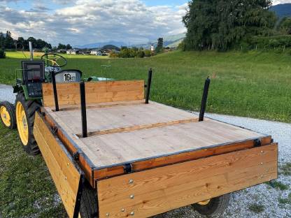 Bild 8:Steyr T80 Traktor mit Seilwinde und Anhänger