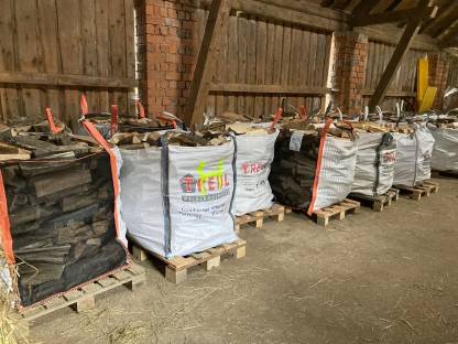 Bild 2:Weiches und hartes Brennholz