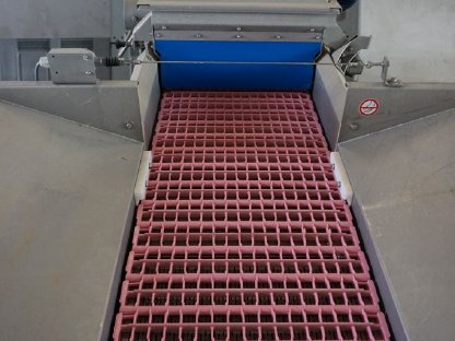 Bild 2:Scharfenberger Traubenverarbeitung komplett