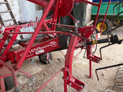 Bild 2:Heuwender Zetter Lely Lotos Stabilo