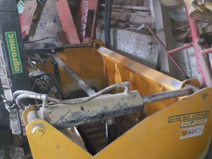 Bild 6:Hubmast, Hubgerüst Parmiter Silozange Shear Grab SGP 300