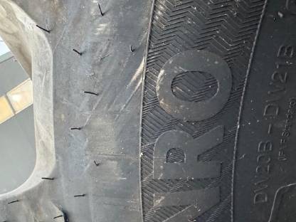 Bild 8:Traktorreifen 600/60R30 Continental TractorMaster Neu