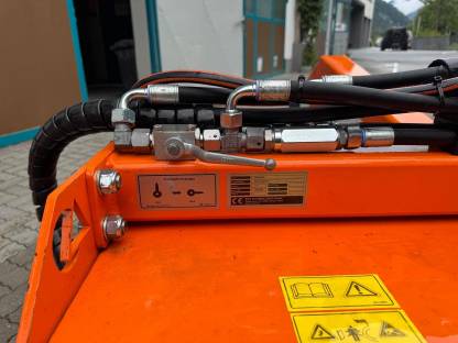 Bild 3:Ecotech Kehrmaschine OWS-200