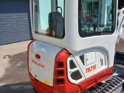 Bild 9:Minibagger Takeuchi TB216 V4 mit Powertilt