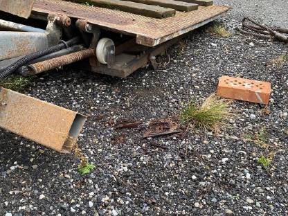 Bild 4:Viehanhänger mit Rampe