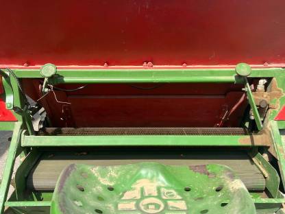 Bild 6:Delta Planter Steckzwiebelpflanzmaschine