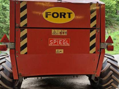 Bild 2:Ballenpresse Fort Maxicut F21