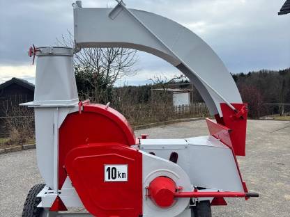 Bild 2:Holzhackmaschine Pöttinger Buschholzhacker AP2000