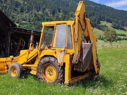 Bild 3:Ford 550 Radlader mit Heckbagger