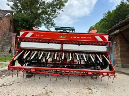 Bild 4:Kreiselegge mit Sämaschine Vogel Noot, Reform Semo 100, 3 m
