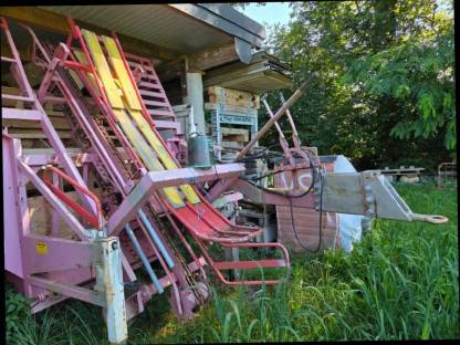 Bild 3:Ballensammelwagen