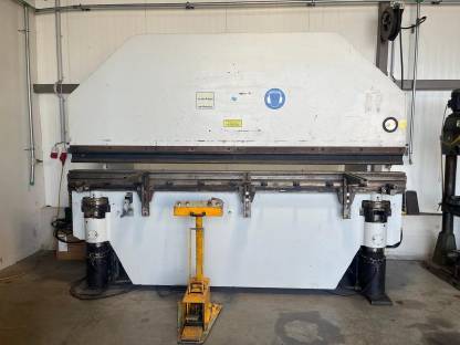 Bild 2:Abkantpresse Vöst Weipert