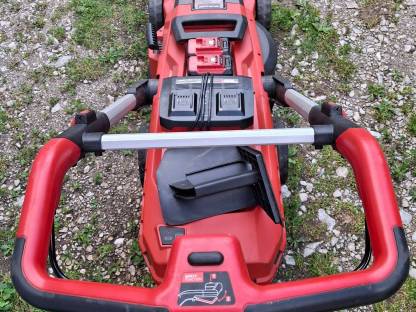 Bild 4:Akku-Rasenmäher