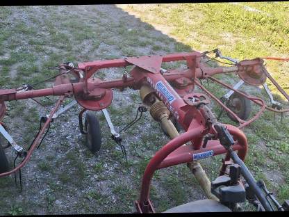 Bild 3:Pöttinger Kreiselheuer