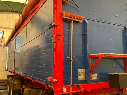 Bild 2:3-Achs-Kipper