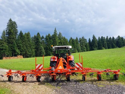 Bild 3:Kuhn GF 8702 Kreisler Kreiselheuer Zetter Wender