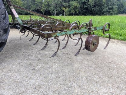 Bild 2:Kultivator, Feldherr