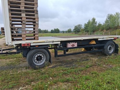 Bild 4:Kögel Anhänger mit Krone Plateau WAB, idealer Ballenanhänger