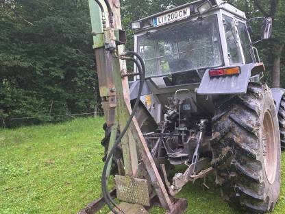 Bild 5:Holzspalter für Traktor