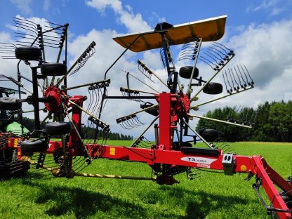 Bild 7:Doppelseitenschwader Fella TS 1452