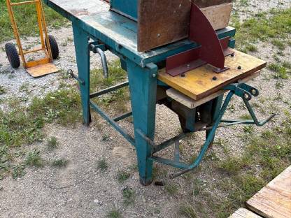 Bild 2:Zapfwellen-Kreissäge / Holzkreissäge