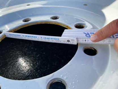 Bild 6:Traktorreifen