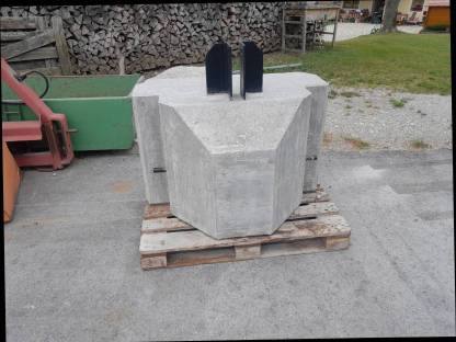 Bild 2:Traktorgewicht 1.000 kg, Front- und Heckgewicht