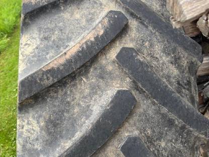 Bild 2:Traktorreifen