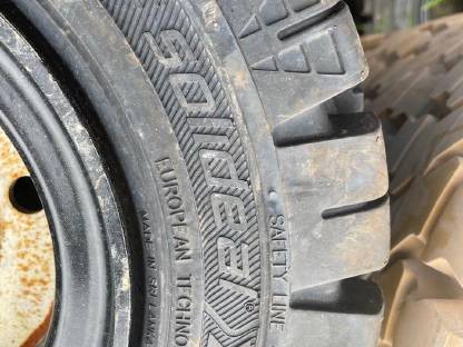 Bild 7:Staplerräder 180/70-8 Rim 4,33-8 (18x7-8) Solideal und Conti