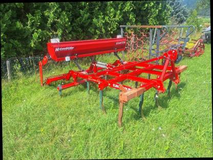 Bild 3:Grubber mit Saatkasten