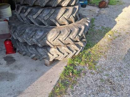 Bild 2:Pflegebereifung für Fiat 80-90 DT