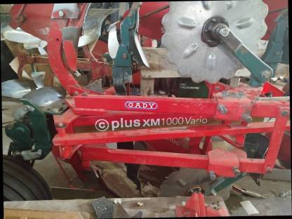 Bild 5:Pflug 4 Schaar Vogel und Noot XMS 1.000 Vario