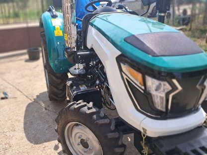 Bild 2:Traktor LW 304HS