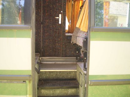 Bild 7:Alter Reisebus