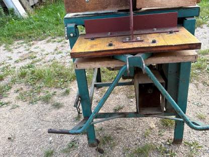 Bild 8:Zapfwellen-Kreissäge / Holzkreissäge