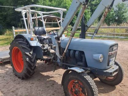 Bild 3:Traktor Eicher Tiger 2