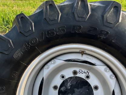 Bild 6:Kompletträder Trelleborg TM 800