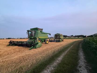 Bild 7:John Deere 9780 CTS Mähdrescher