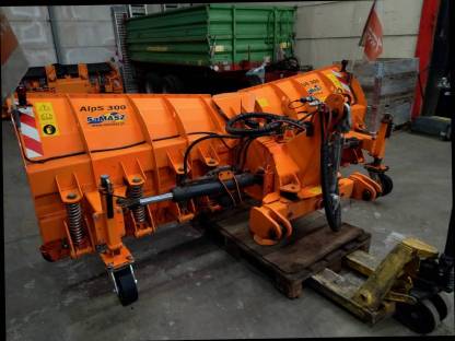 Bild 2:Samazs AlpS 300 Vario-Schneepflug