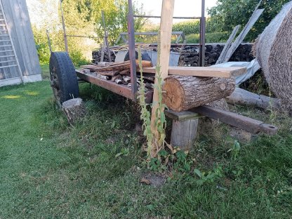 Bild 2:Traktoranhänger