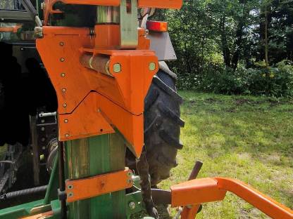 Bild 4:POSCH 20 t Holzspalter M6230MR