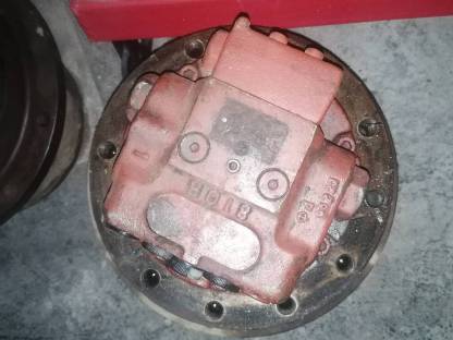 Bild 8:Fahrantrieb Fahrmotor Takeuchi 070